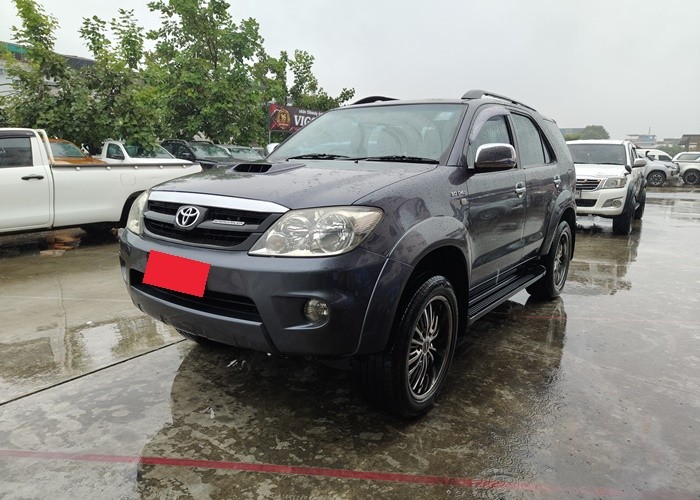 TOYOTA FORTUNER