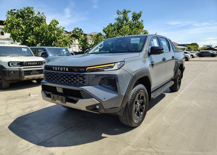 TOYOTA 