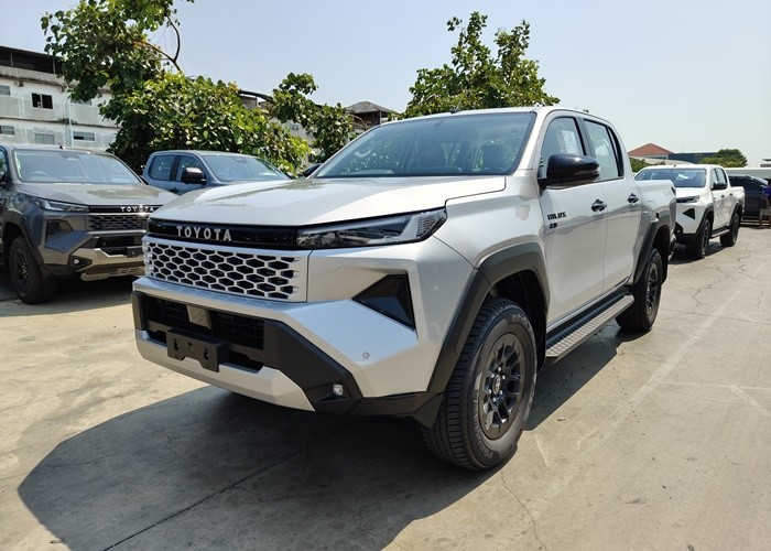 TOYOTA 