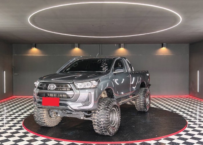 TOYOTA Hilux Revo