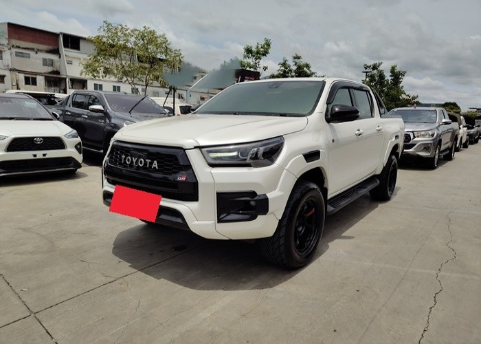 TOYOTA Hilux Revo