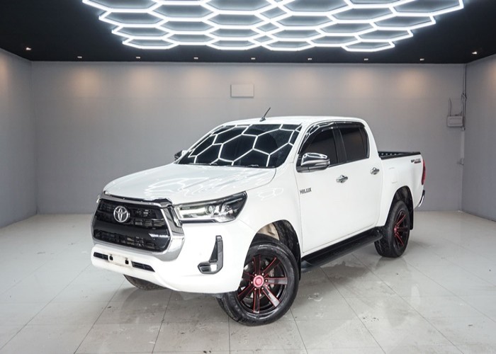 TOYOTA Hilux Revo