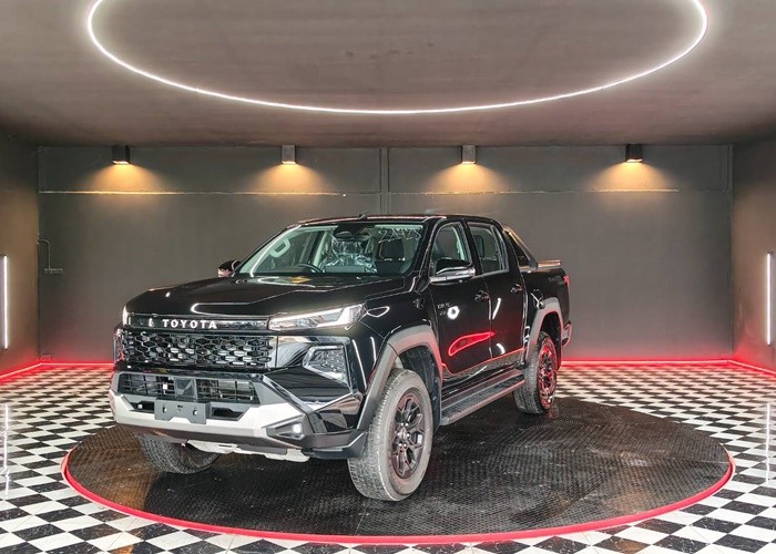 TOYOTA Hilux Travo