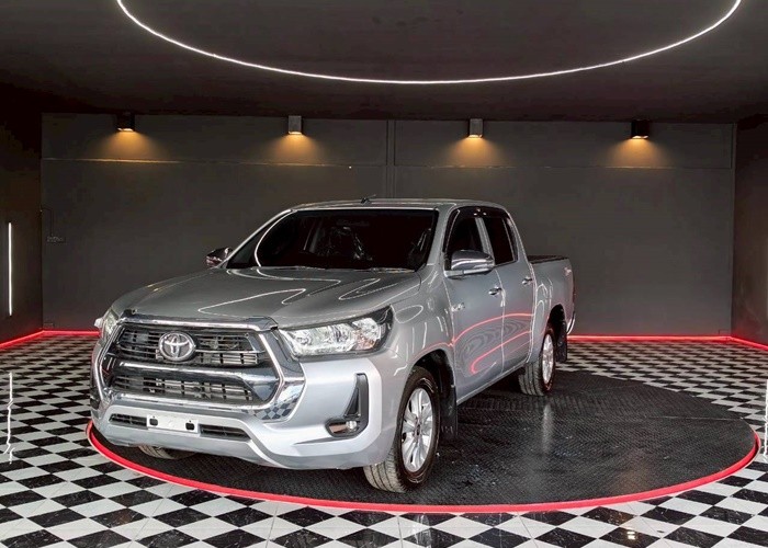 TOYOTA Hilux Revo