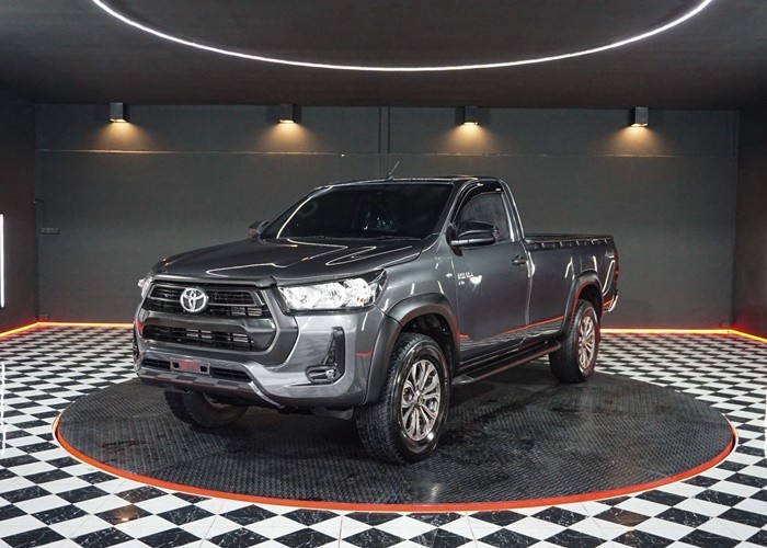 TOYOTA Hilux Revo