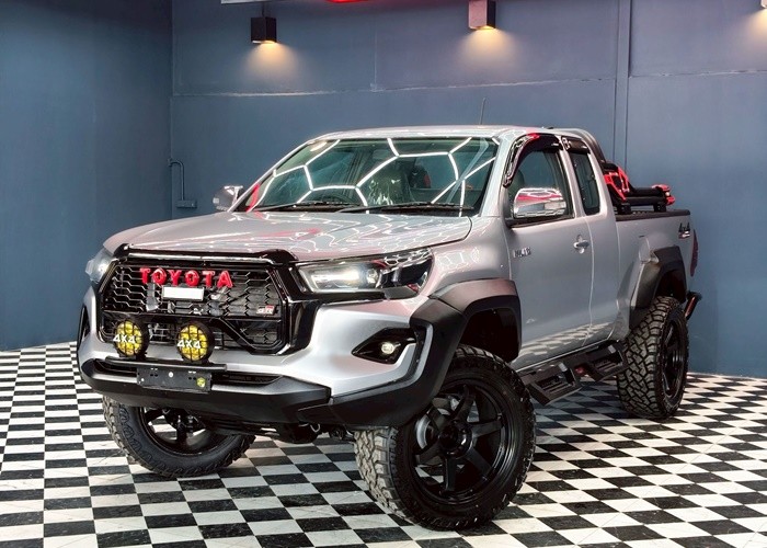 TOYOTA 