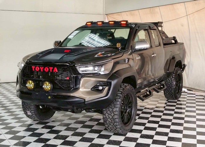 TOYOTA 