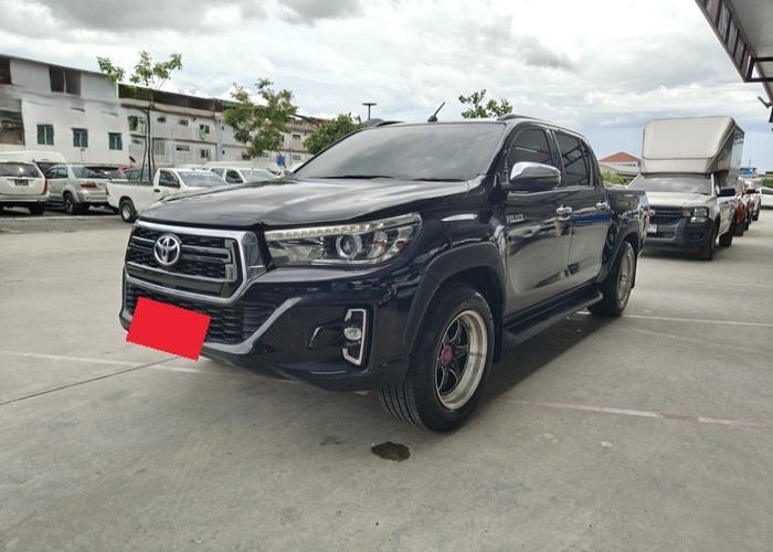 TOYOTA Hilux Revo