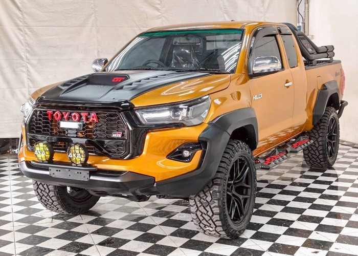 TOYOTA 