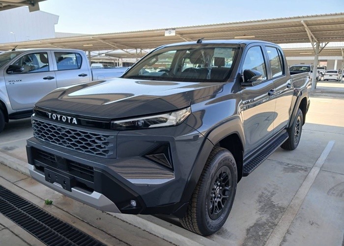TOYOTA 