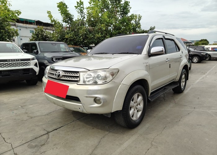 TOYOTA FORTUNER