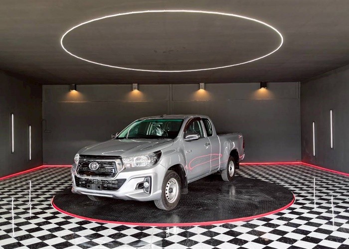 TOYOTA Hilux Revo