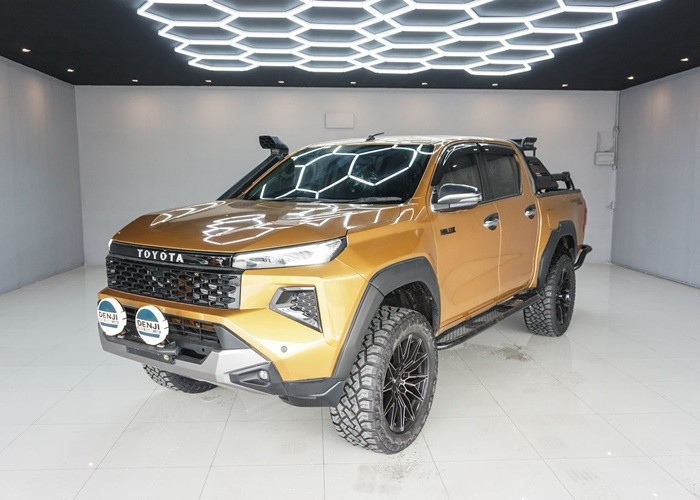 TOYOTA Hilux Revo