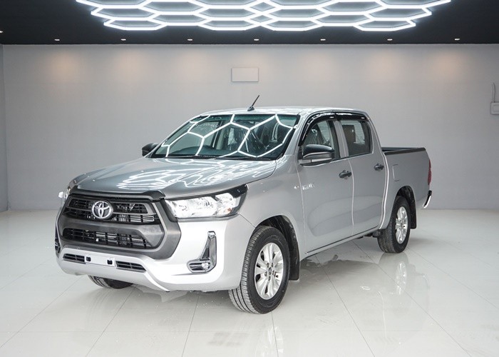 TOYOTA Hilux Revo