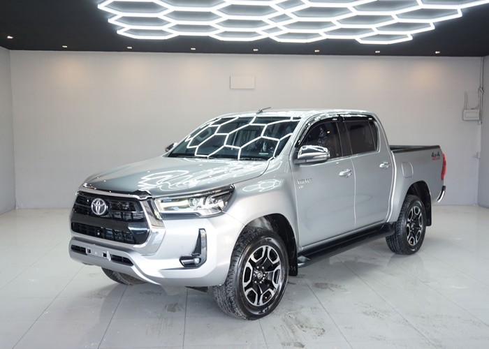 TOYOTA Hilux Revo