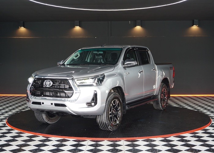 TOYOTA Hilux Revo