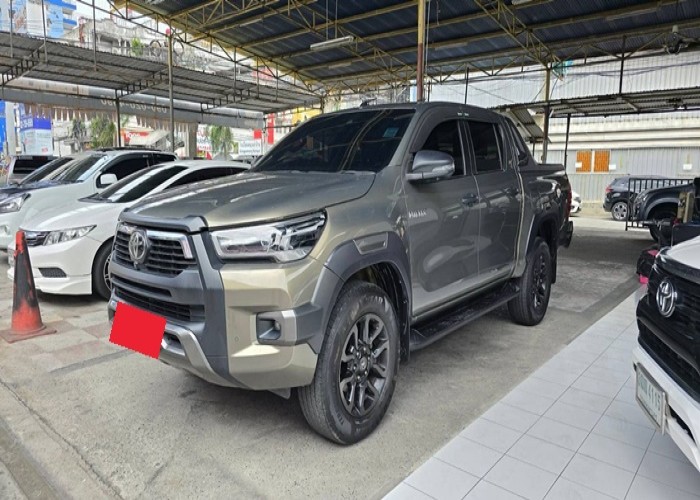 TOYOTA Hilux Revo