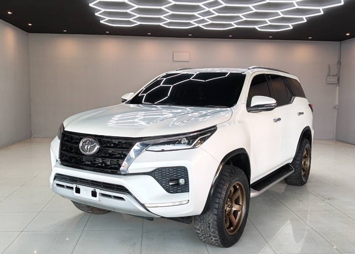TOYOTA FORTUNER