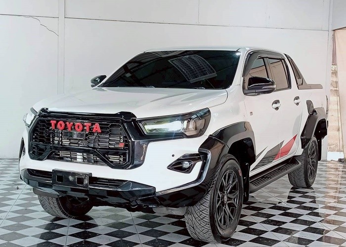 TOYOTA 