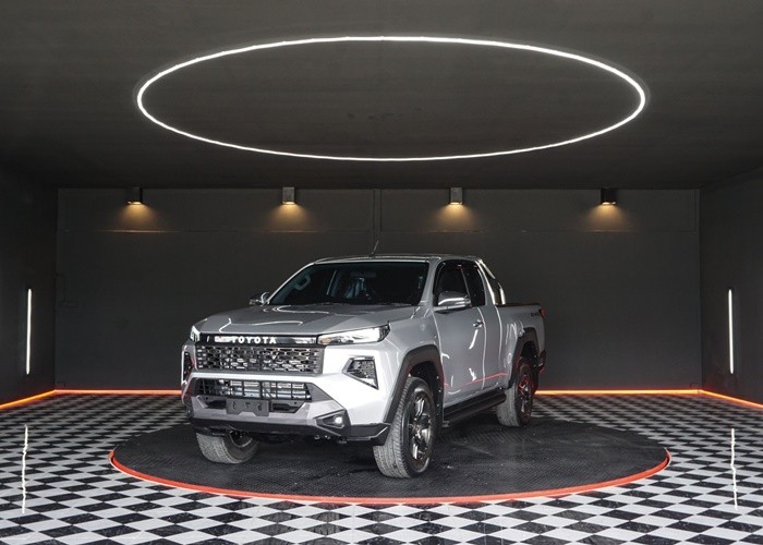 TOYOTA Hilux Revo