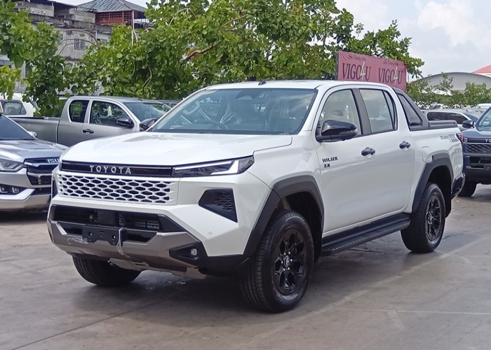 TOYOTA 