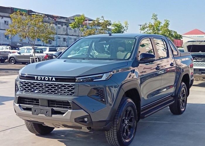 TOYOTA 