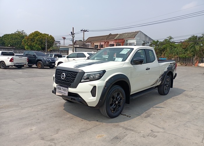 NISSAN 