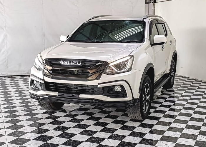 ISUZU 