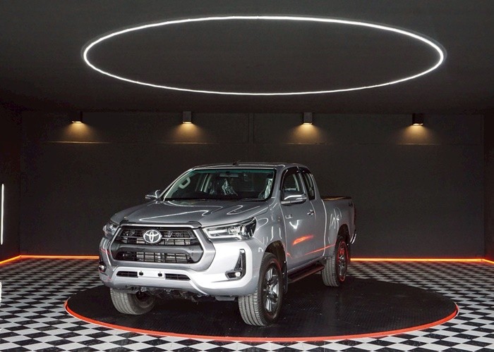 TOYOTA Hilux Revo