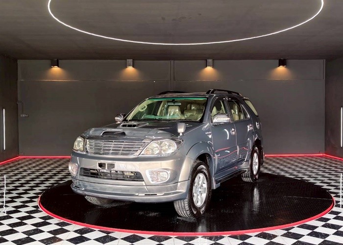 TOYOTA FORTUNER