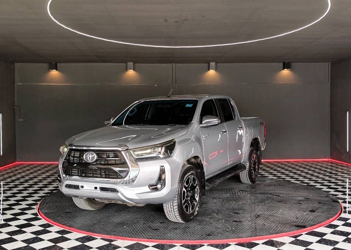 TOYOTA 