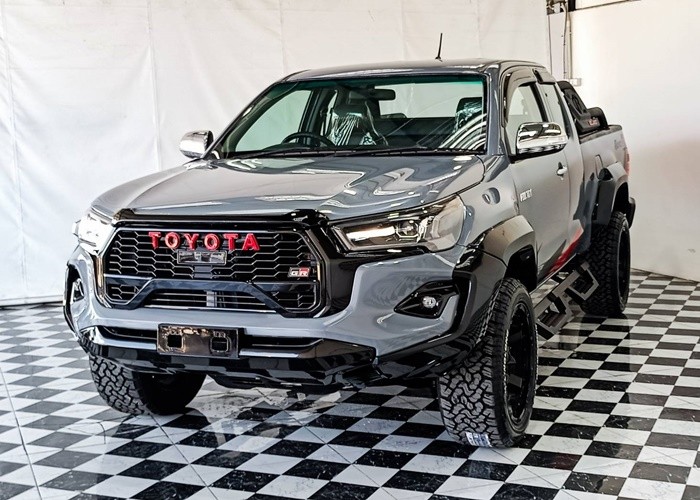 TOYOTA 
