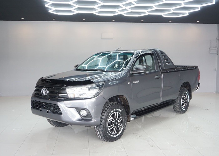 TOYOTA Hilux Revo