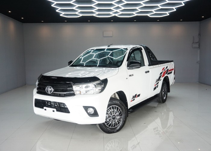 TOYOTA Hilux Revo