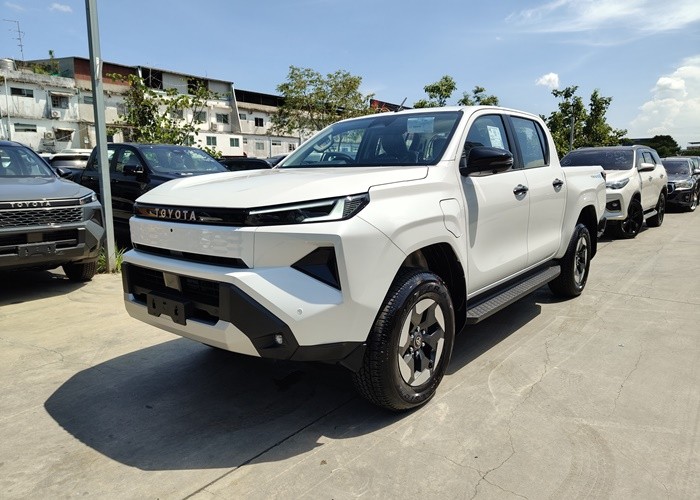 TOYOTA Hilux Travo