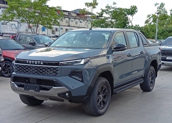 TOYOTA 
