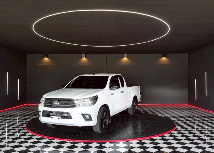 TOYOTA Hilux Revo