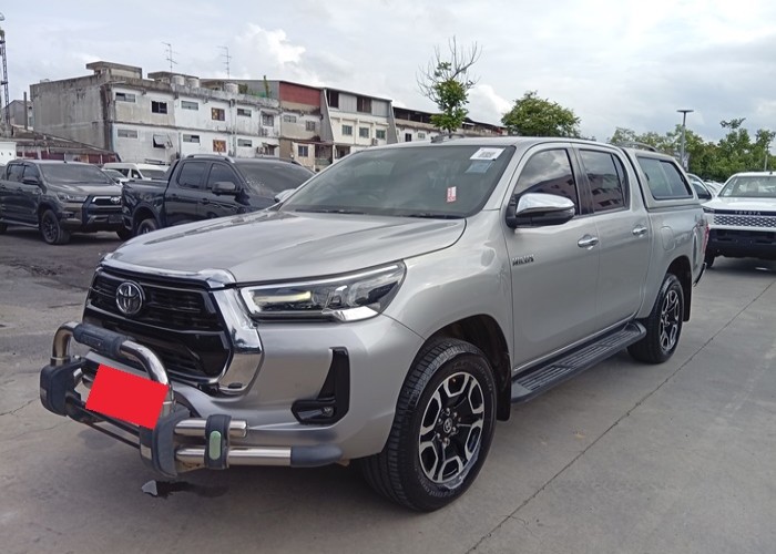 TOYOTA Hilux Revo