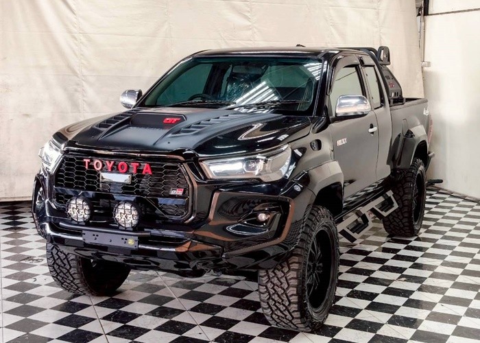 TOYOTA 