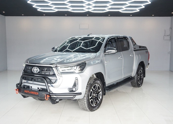 TOYOTA Hilux Revo