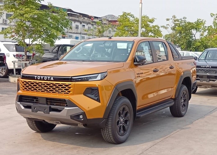 TOYOTA 