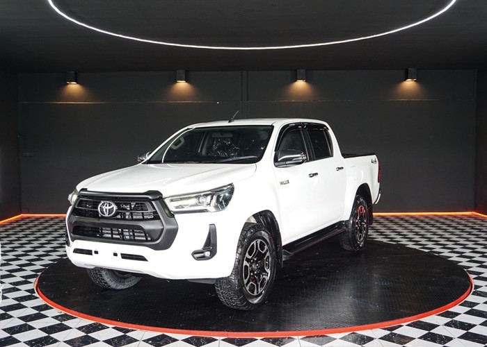 TOYOTA Hilux Revo