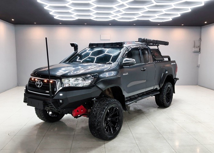TOYOTA Hilux Revo