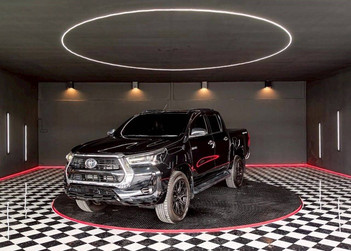 TOYOTA Hilux Revo